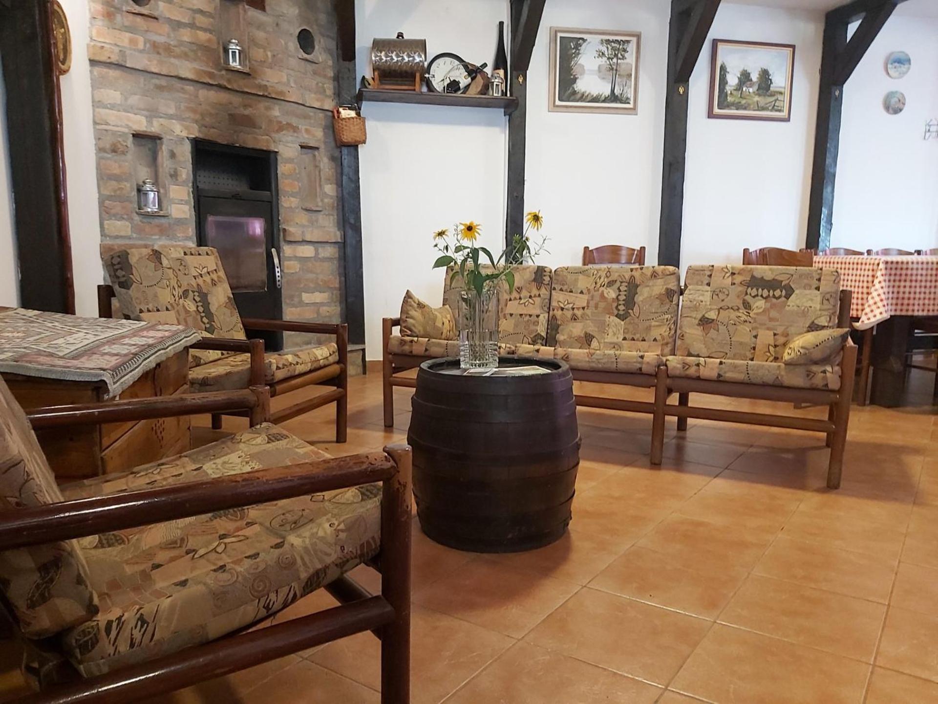 Izletiste Opatovac Pension Buitenkant foto