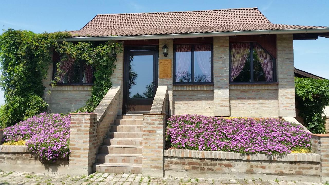 Izletiste Opatovac Pension Buitenkant foto
